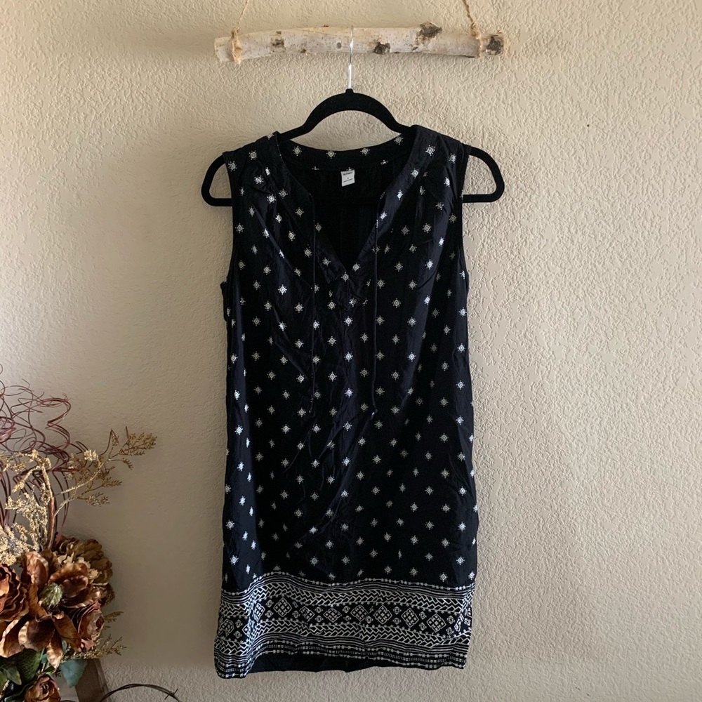 Old Navy Black Printed V-Neck Dress